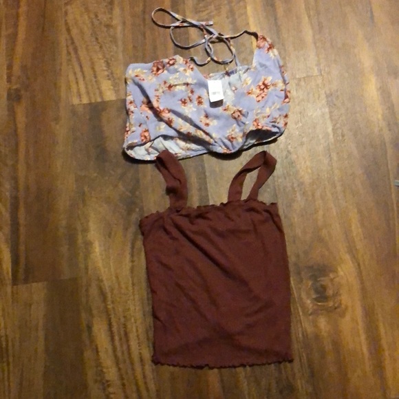 American Eagle Outfitters Tops - Two barely worn crop tops from American Eagle